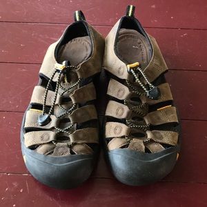 KEEN sandals brown size 8.5 men’s